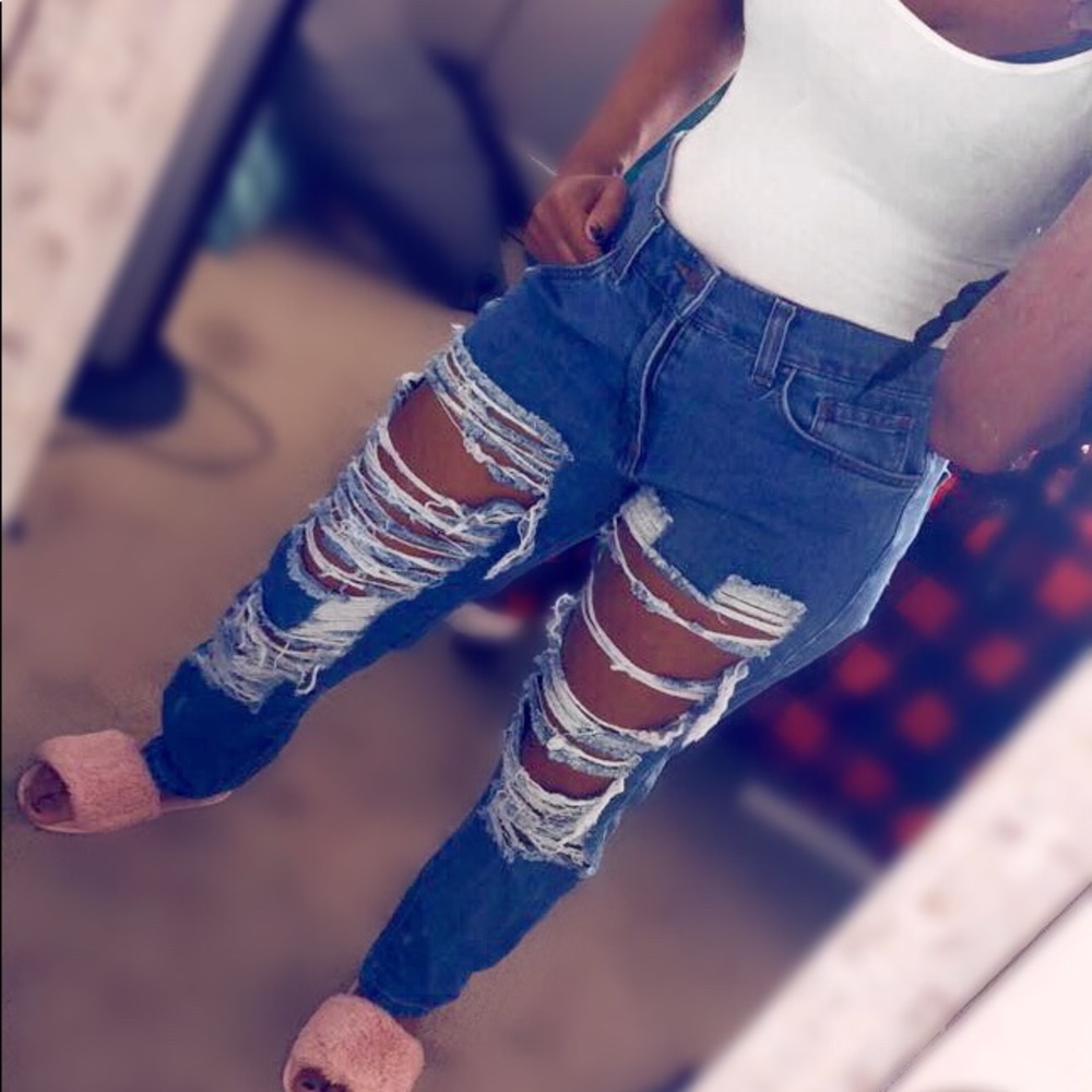 Boyfriend Distressed Jeans